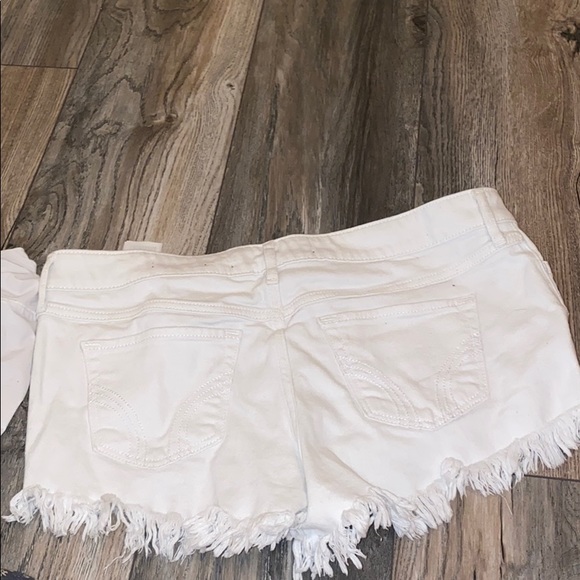 Low rise short-short vintage white denim shorts - Picture 2 of 3